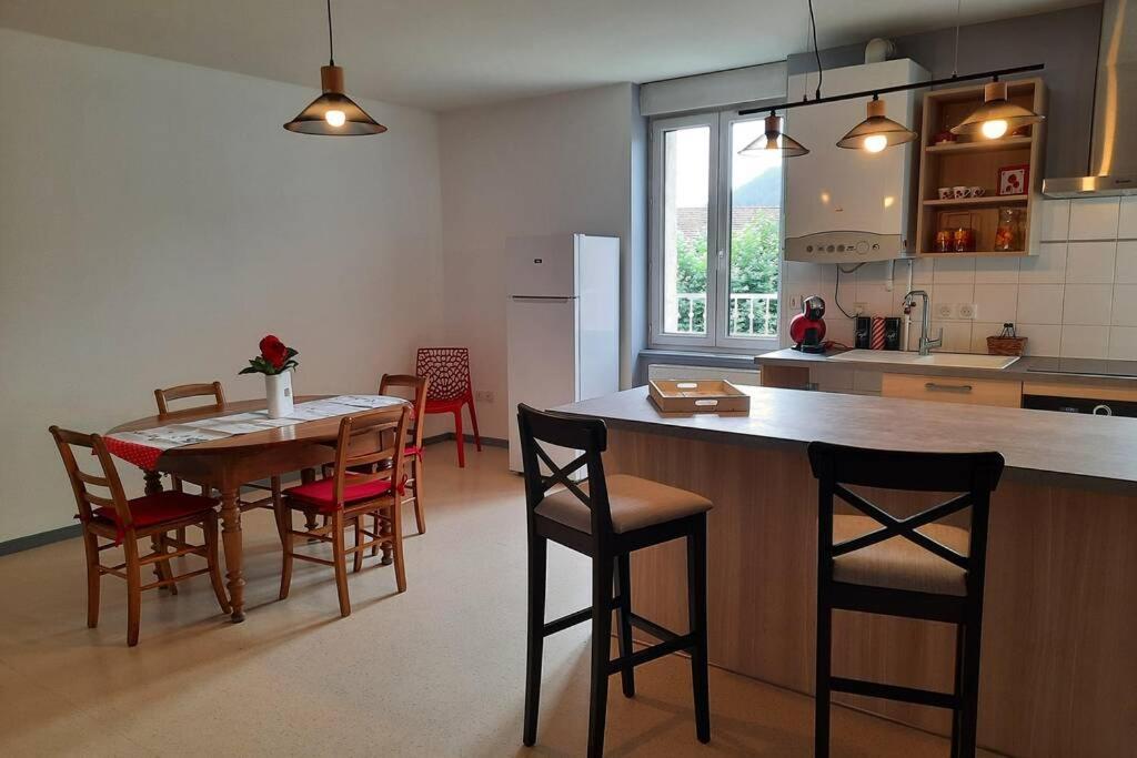 Saint Fortunat sur Eyrieux : Gite 4 à 6 personnes Extérieur photo